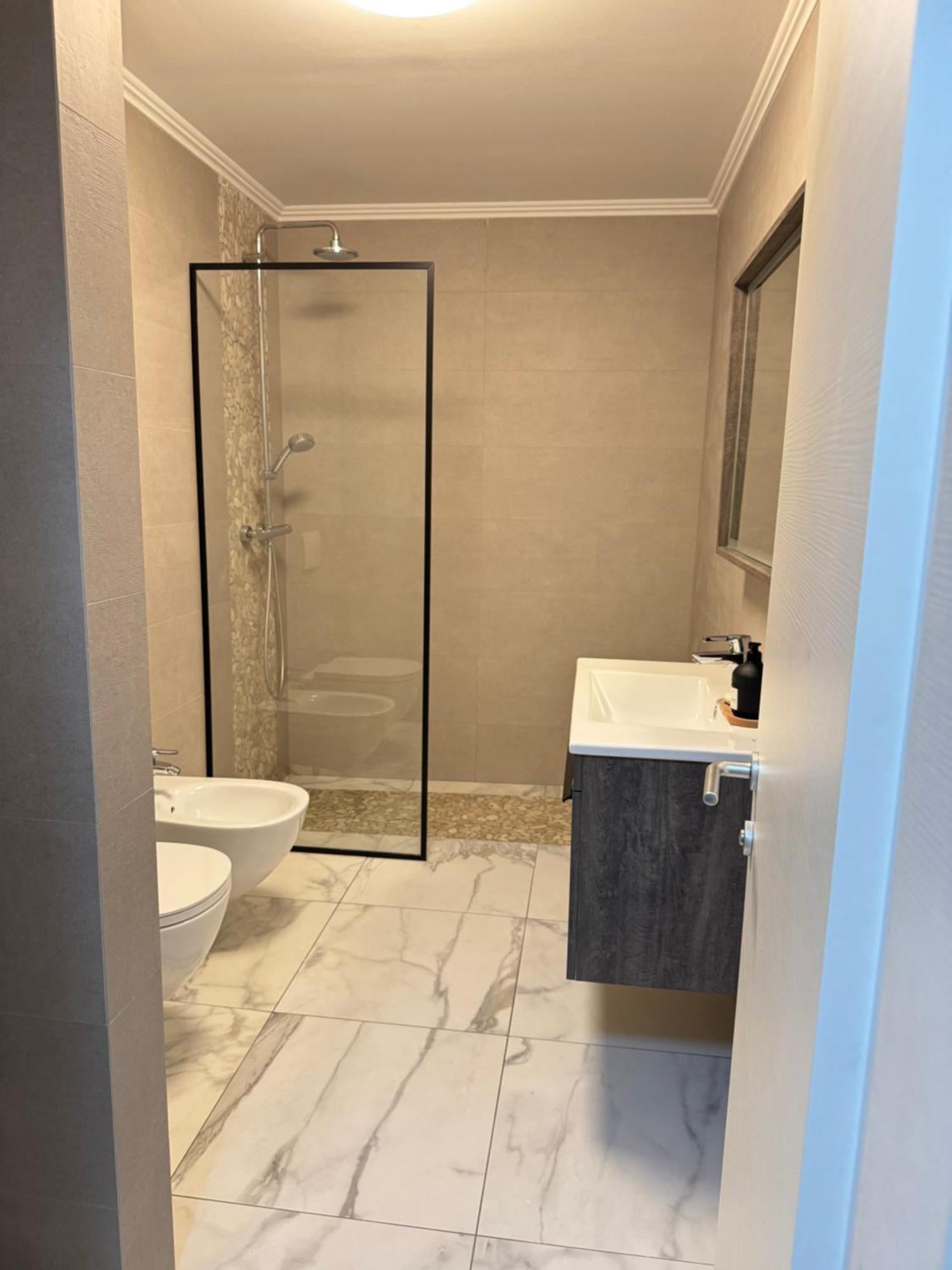 טיראנה Free Parking Skanderbeg Square - Spacious Central Apartment מראה חיצוני תמונה